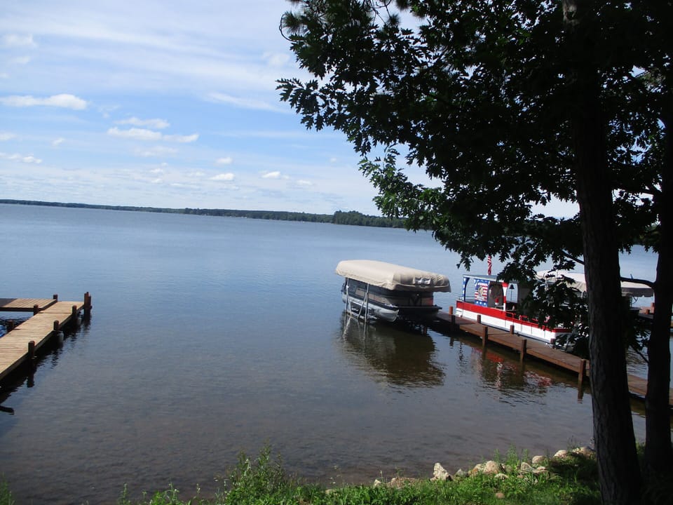  Lake Metonga  has a  a public beach/boat landing and campground 