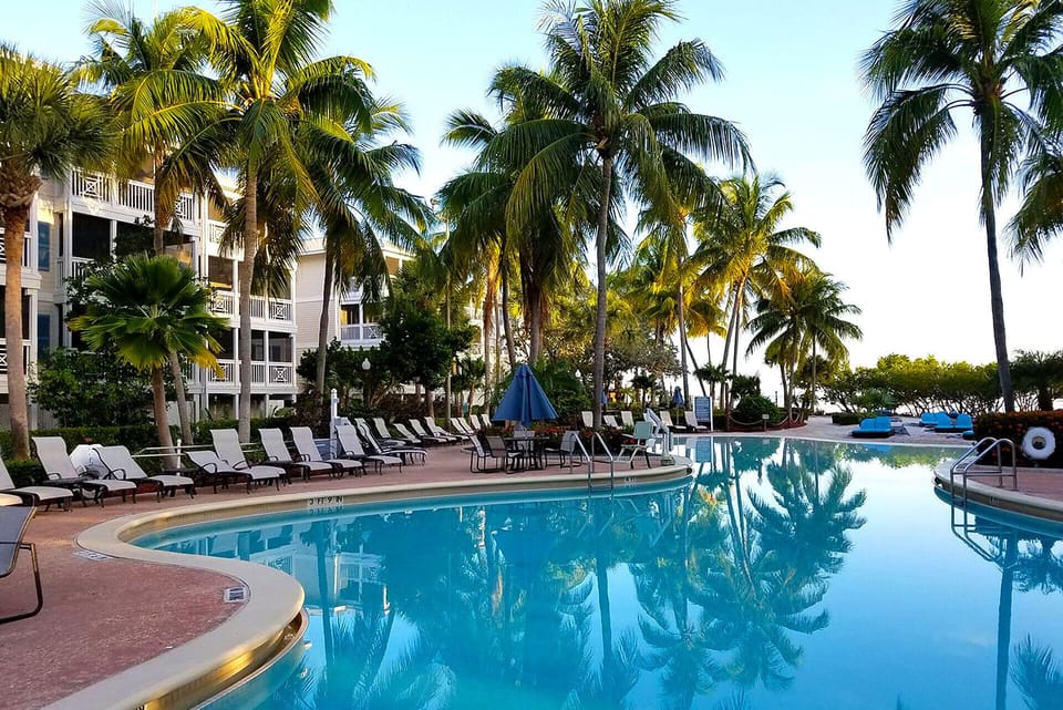 Refreshing pool with seating