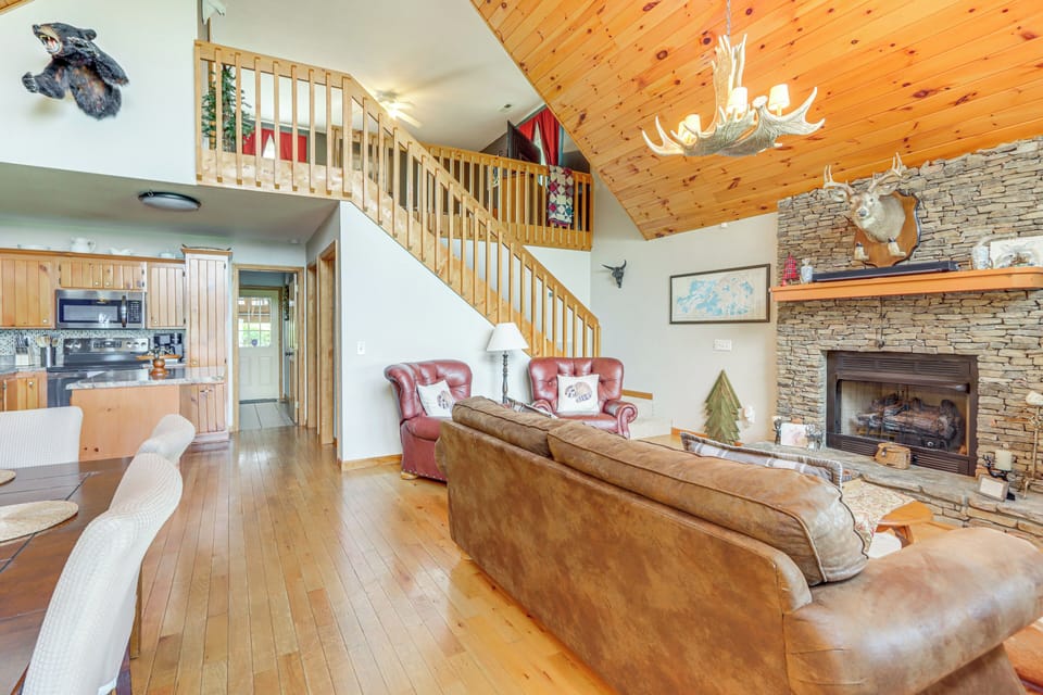 Living Room | Main Floor | Free WiFi | Central A/C