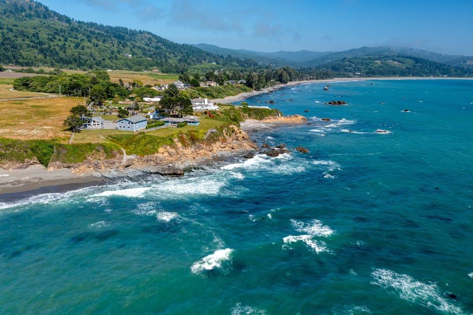 The Ocean Mist is beachfront to some of Oregon's most beautiful coast line. 