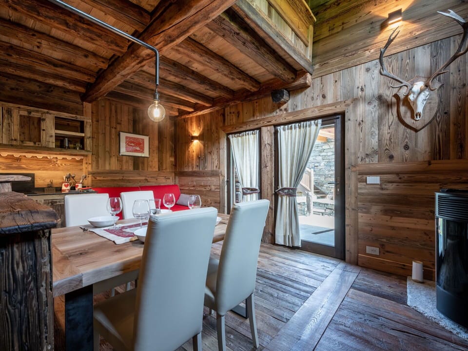 Property, Furniture, Table, Chair, Cabinetry, Wood, Interior Design, Flooring, Floor, Wall