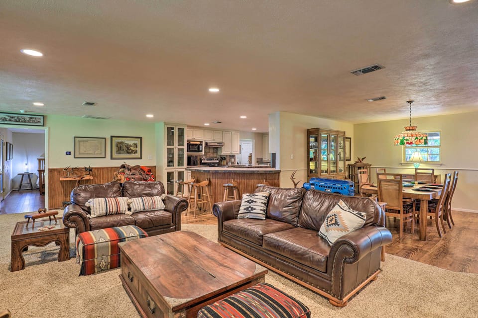 Living Room | Free WiFi | Central Heat & A/C