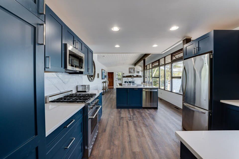 Large Spacious Kitchen