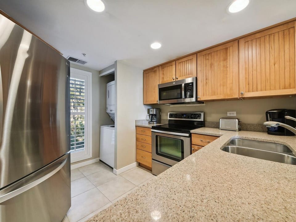 Updated Kitchen at 101 Barrington Arms