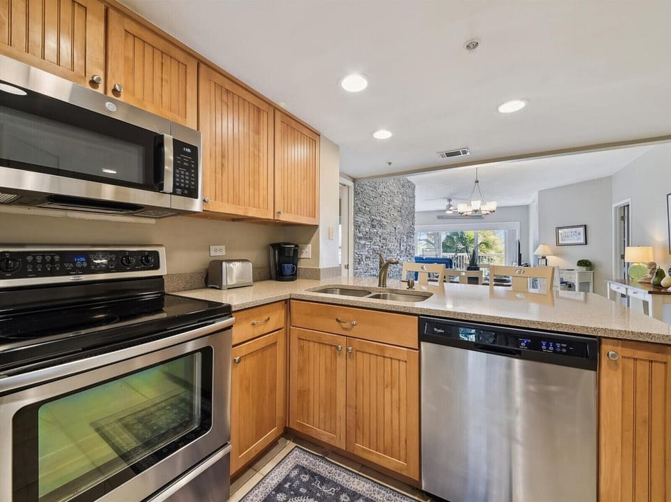 Kitchen at 101 Barrington Arms
