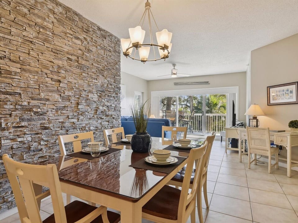 Dining Table with Seating for Six at 101 Barrington Arms