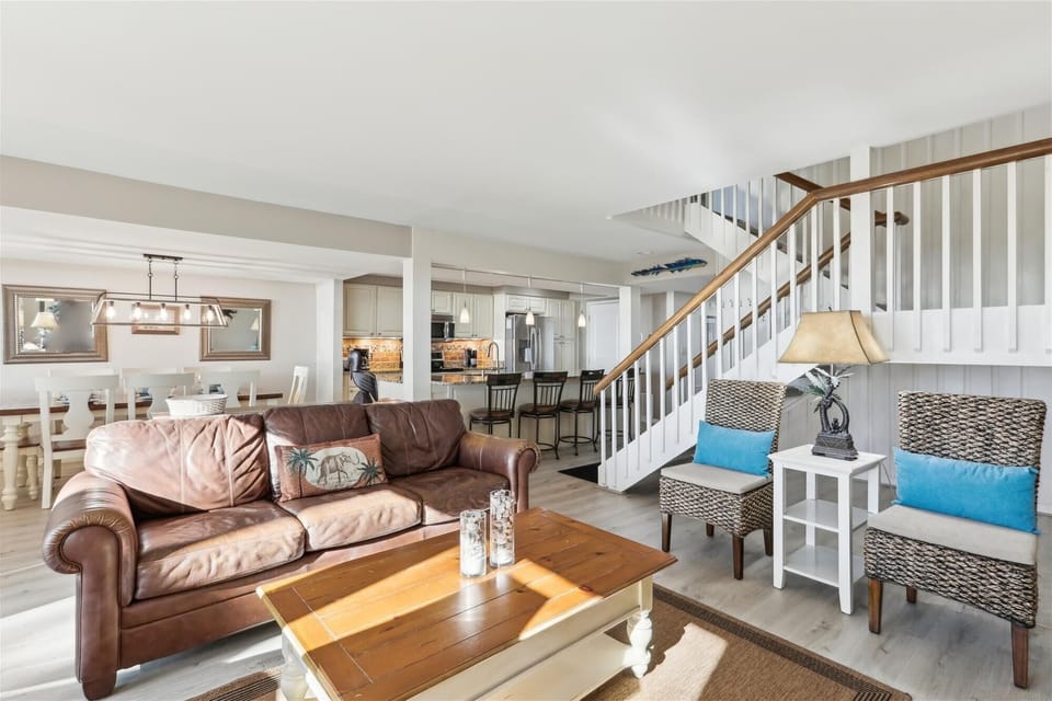 Spacious and Open Living Area in 1415 South Beach Villa+