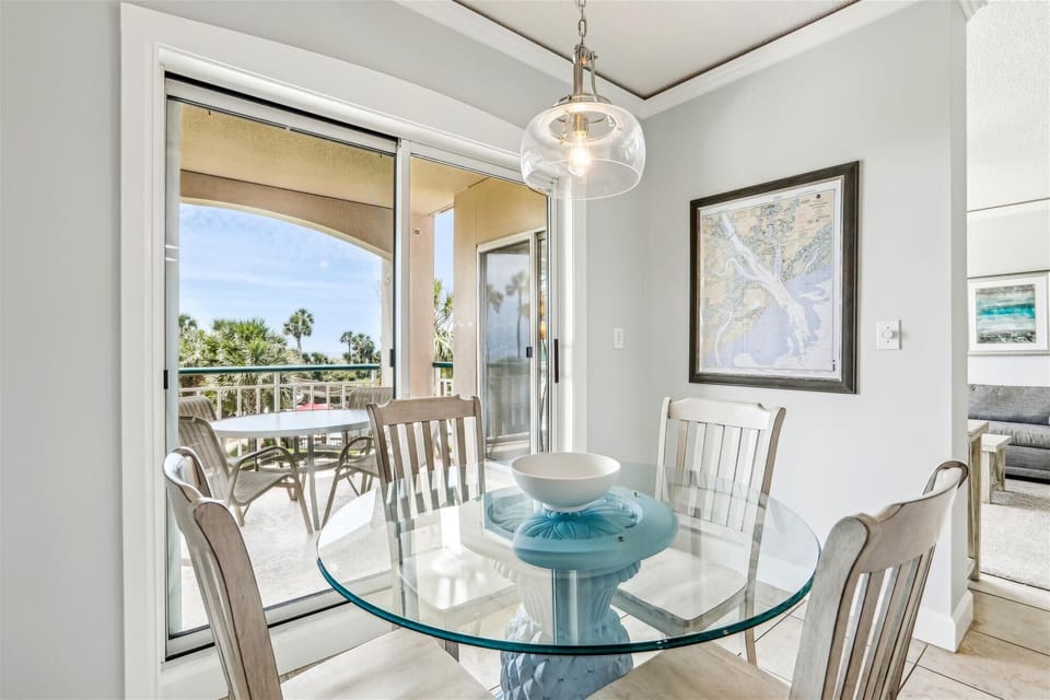 Kitchen Table with Ocean Views at 4108 Windsor Court North
