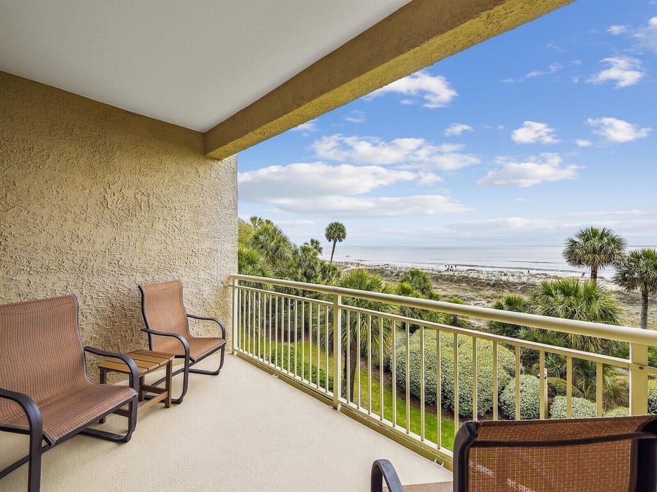 Private 3rd Floor Balcony off 472 Captains Walk