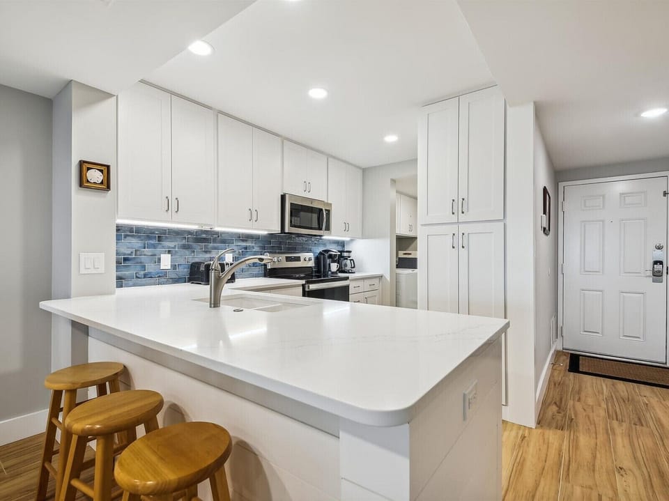 Newly Renovated Kitchen at 472 Captains Walk