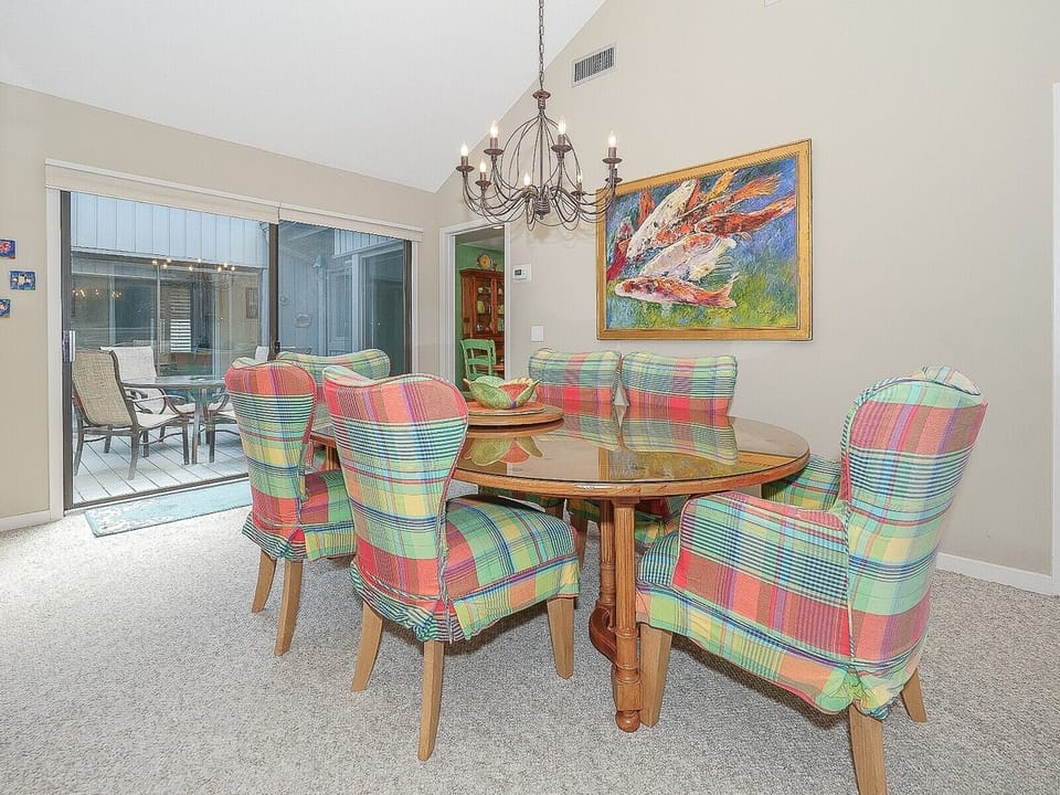 Dining Area with Seating for Six at 7 Turtle Lane Club