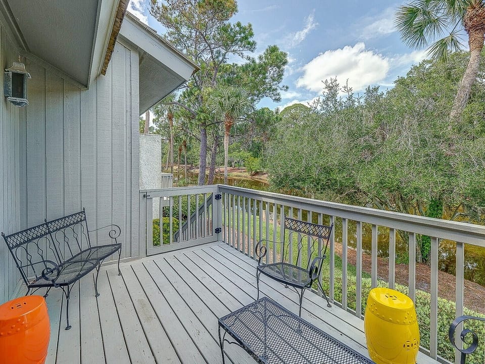 Back Deck of 7 Turtle Lane Club