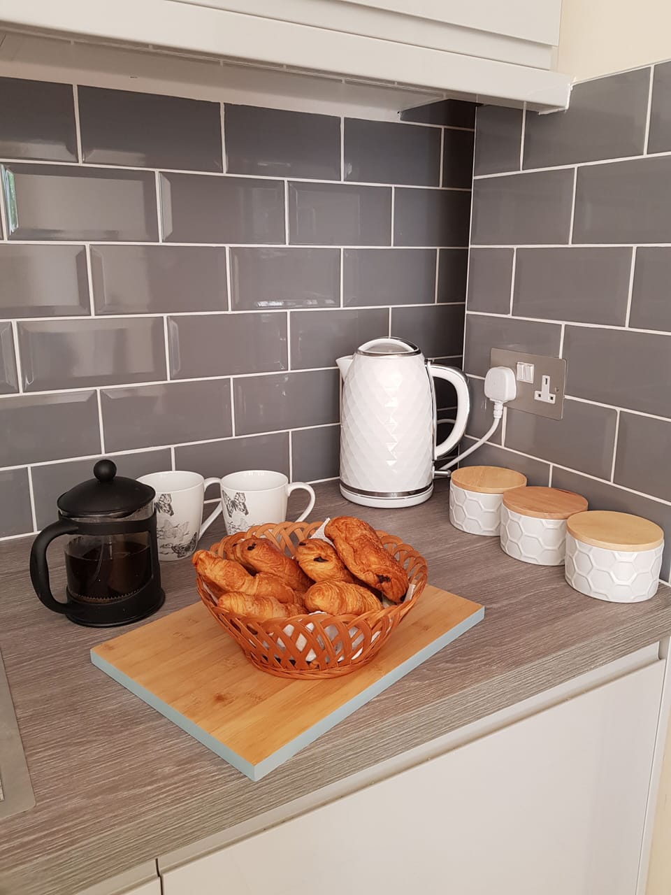 Owl's Roost, Cotswolds (Sleeps 2) Newly installed contemporary kitchen