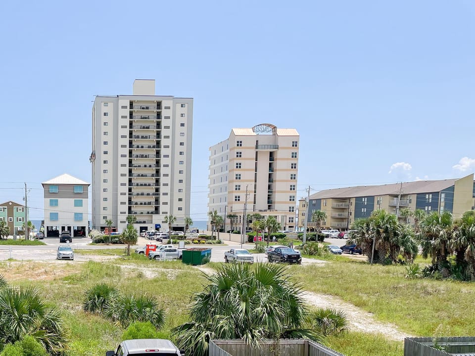 Path to beach blvd and public beach access
