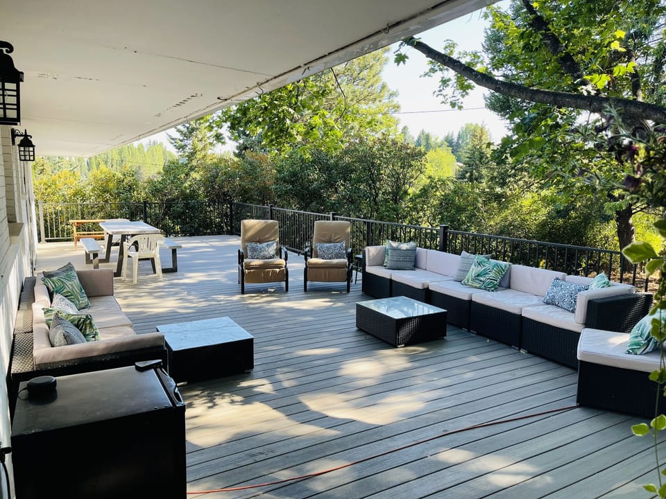 800 sq ft deck