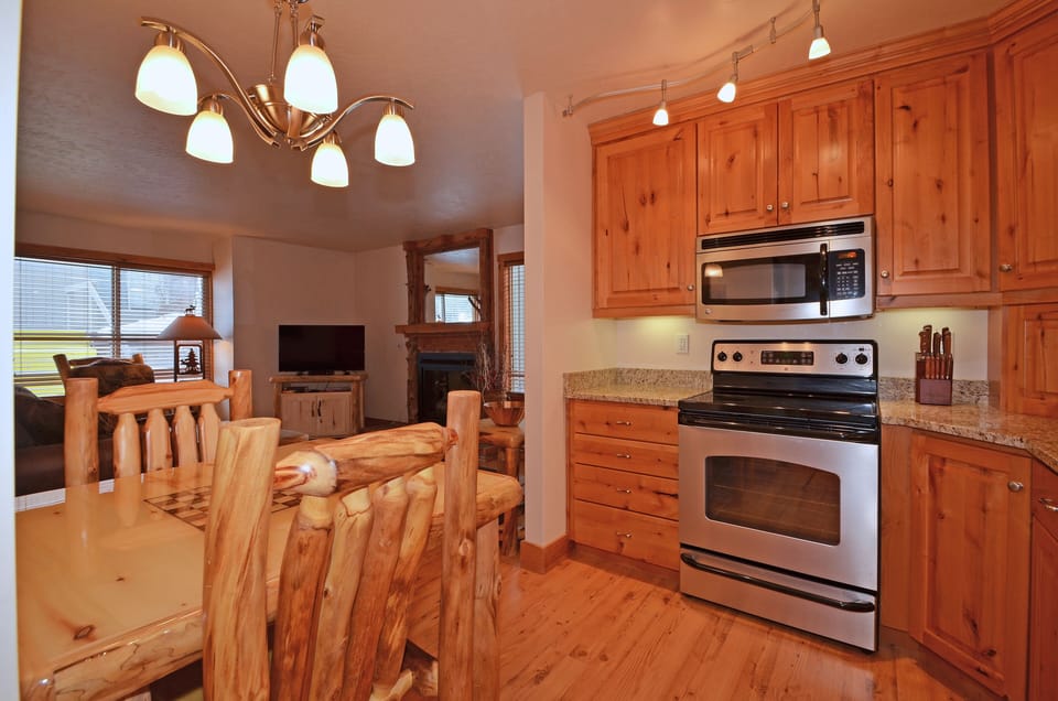 Glass stovetop, built in microwave, electric oven