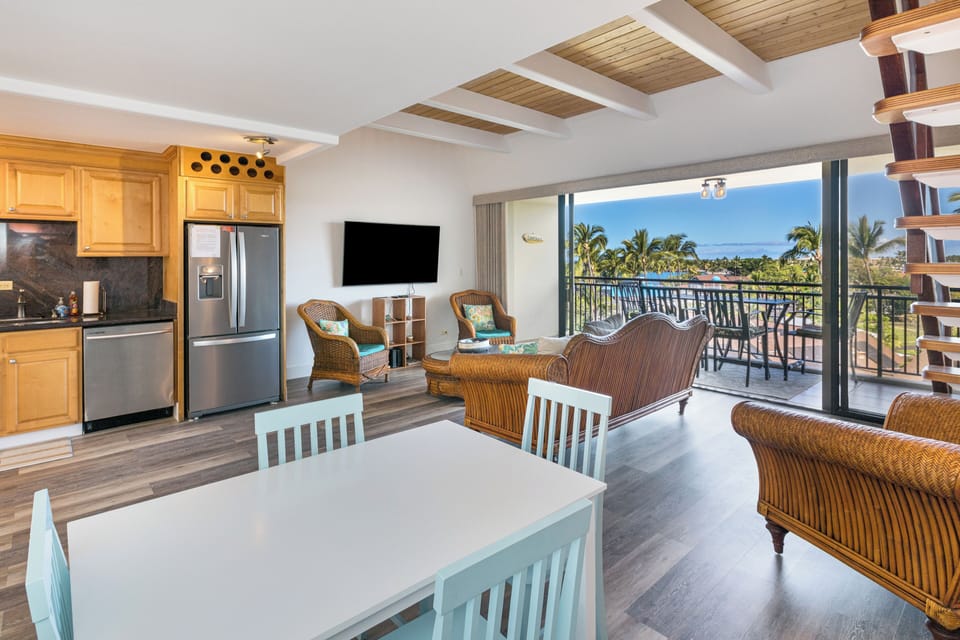 Dine inside or outside on the lanai