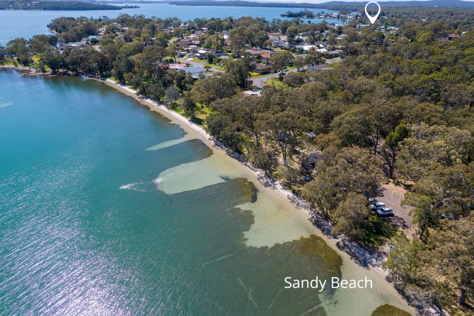 2 min drive to Sandy Beach