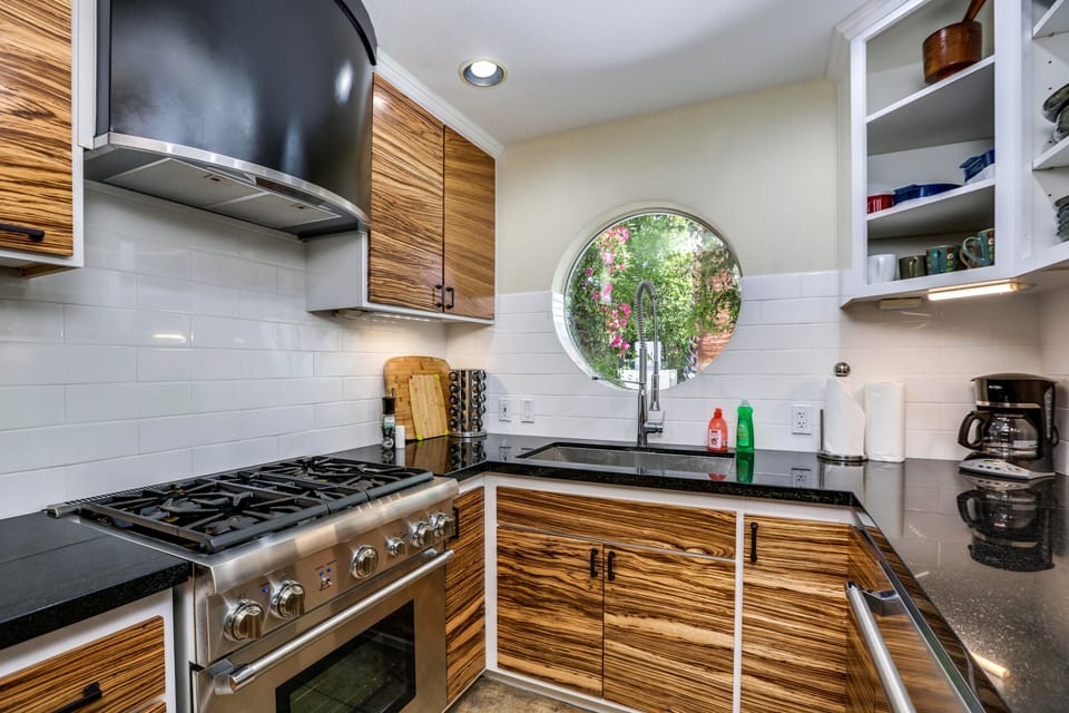 Updated Appliances in Kitchen