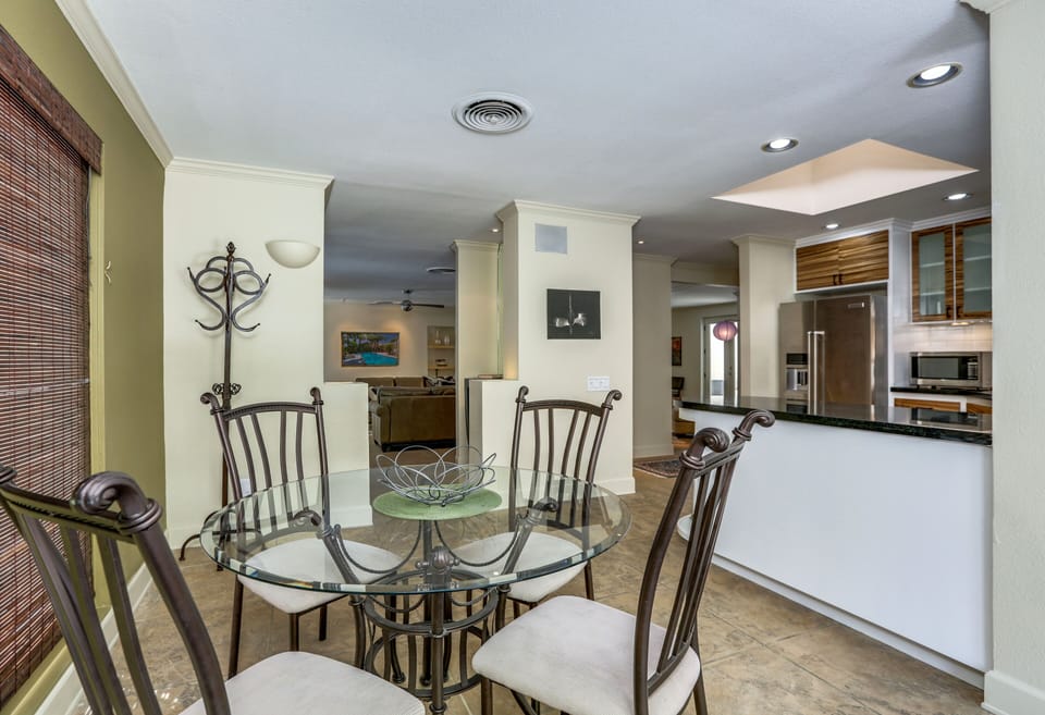 Dining Nook Off Kitchen