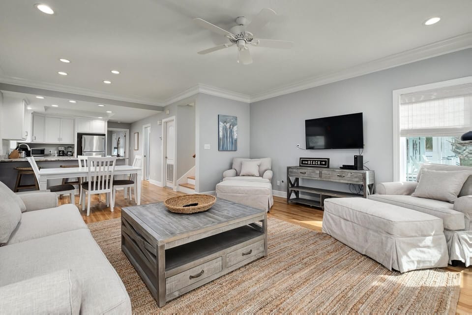 First Floor: Living Area