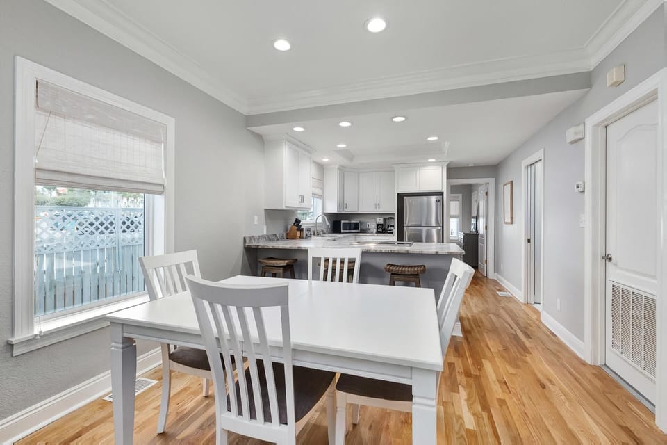 First Floor: Dining Area