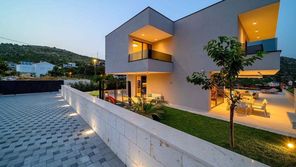 Croatia luxury villa Asteria with heated pool and sauna in Trogir
