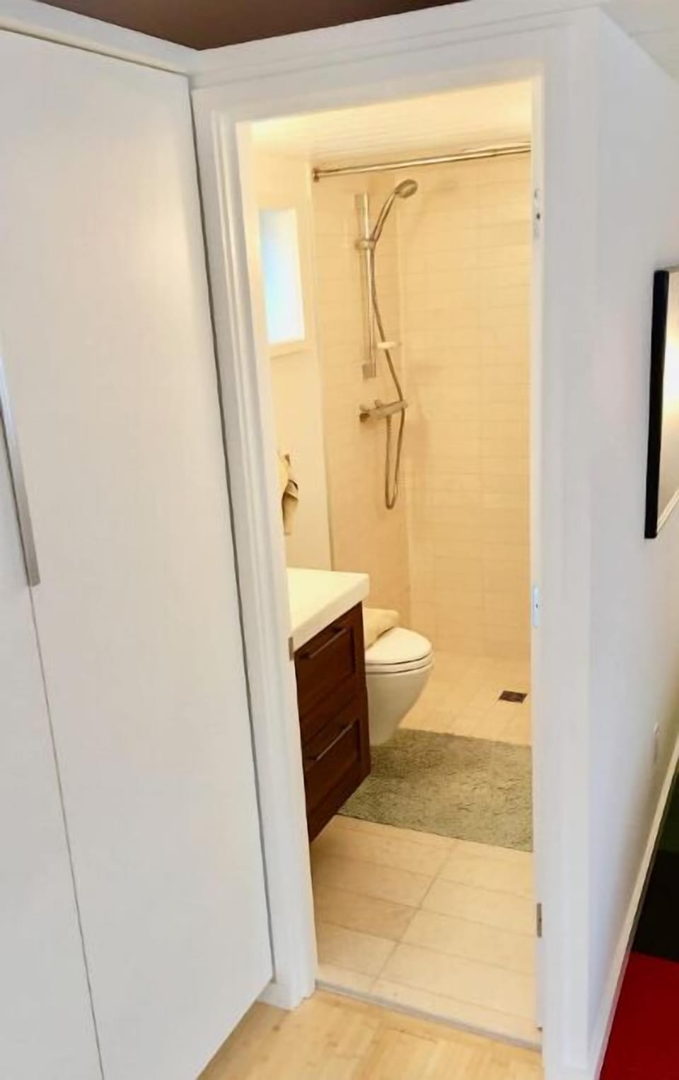 Heated stone floors in the bath