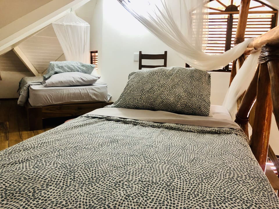 Sleeping loft with 2 single beds