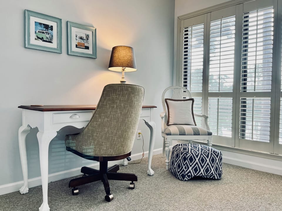 Bedroom 1 - Desk