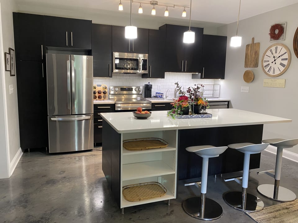 A fully equipped kitchen.  Cook up a storm or serve a take out.
