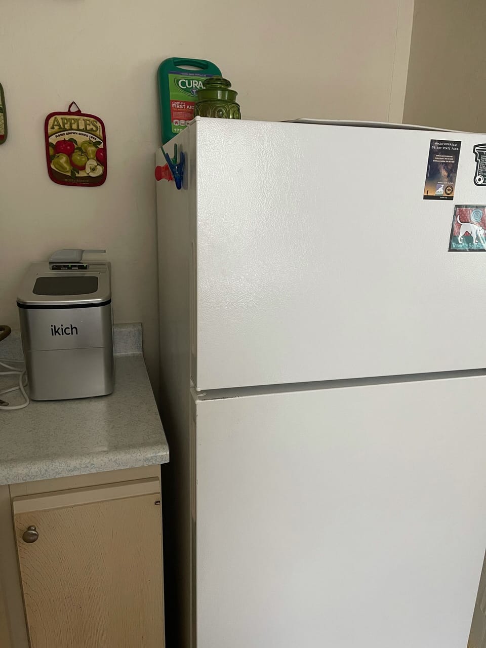 Ice Maker to make ice cold drinks all day long!