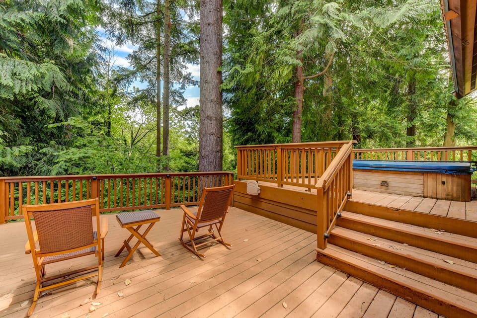 Hot tub on the deck