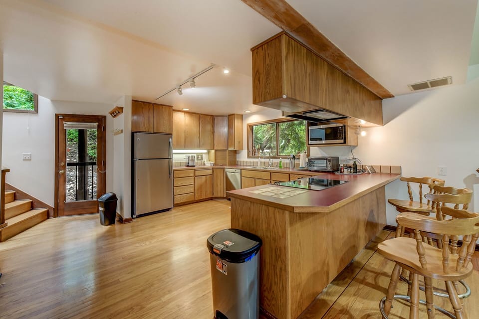 Fully equipped kitchen with plenty of space to cook and gather