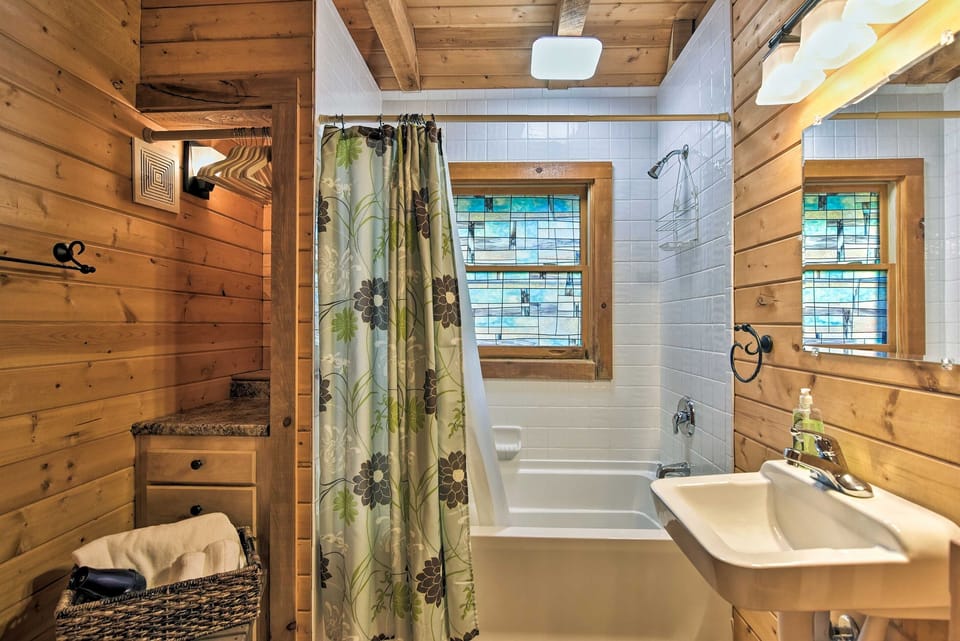 Wash-up in the shower/tub combo.