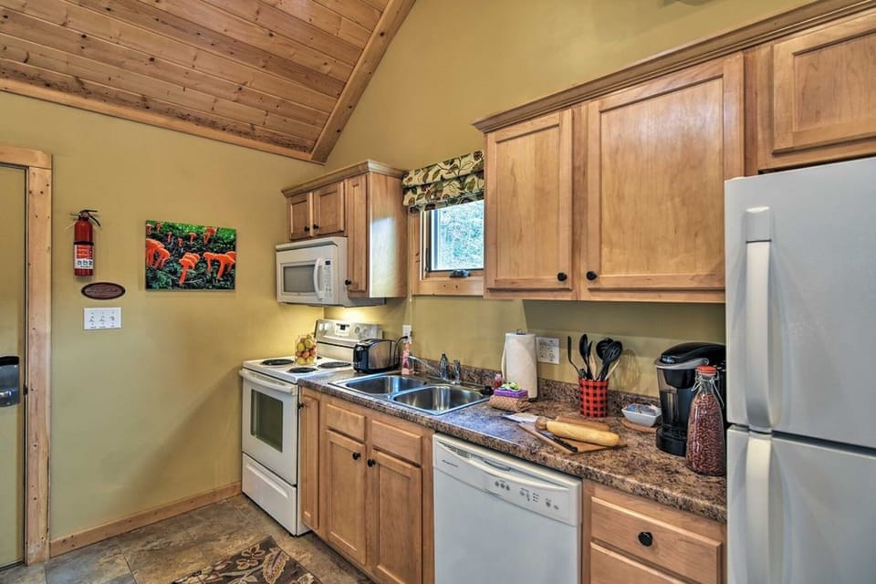 You’ll have plenty of space to store food in the cabinets.
