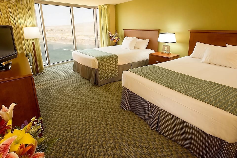 Unit with 2 Queen size beds. Exact unit will be assigned upon arrival. Views, colors and decor may vary.