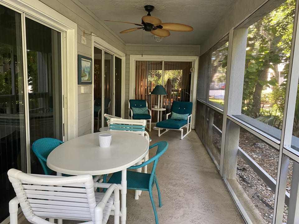 Veranda - fully screened and plenty of space for beach accessories.
