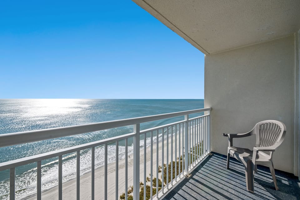 Let your eyes absorb the blue of the sky & sea in endless views.
