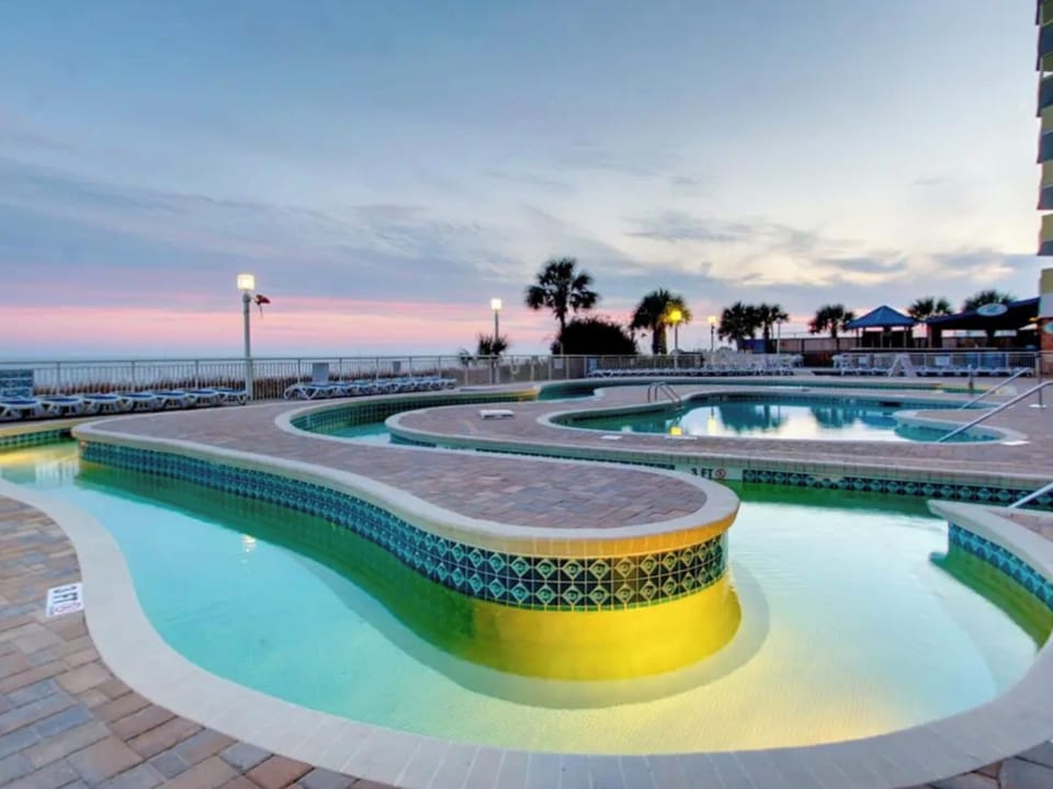 Your kids will love the water amenities at Baywatch.