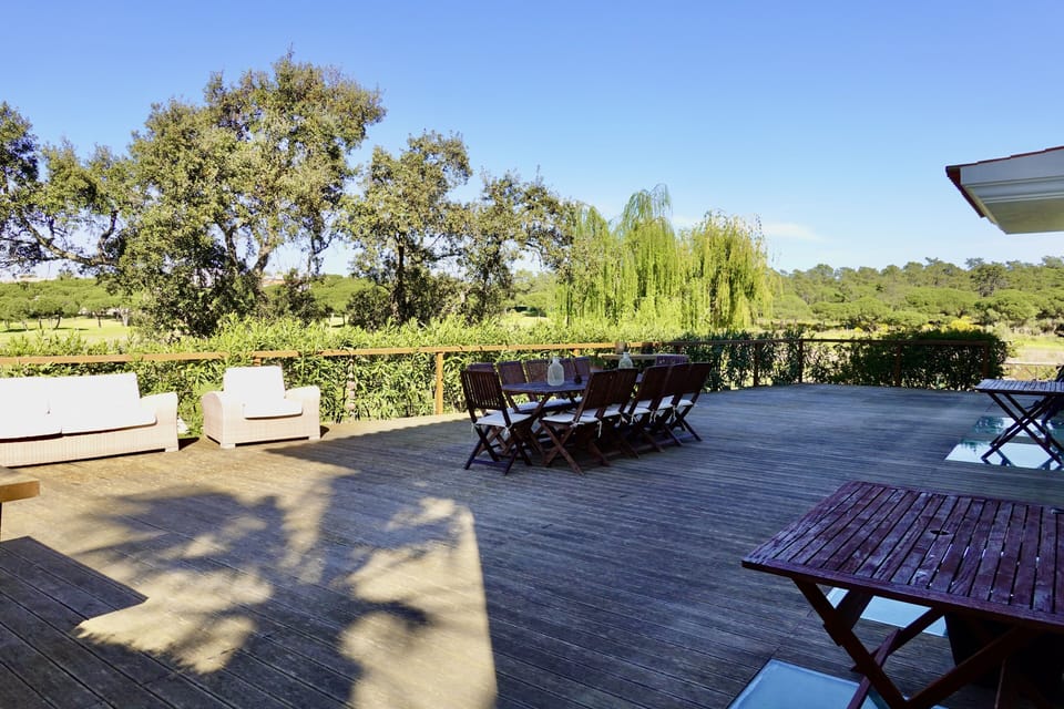 Varanda / Deck com 120 m2 e vistas para o Golf