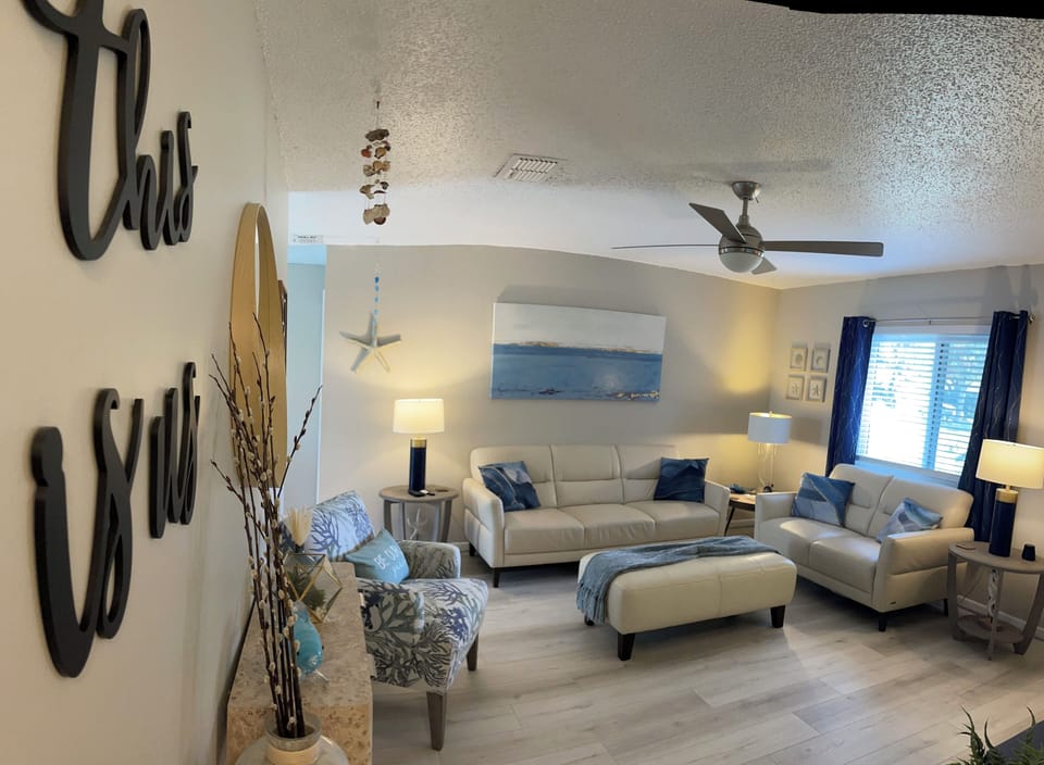 Beautiful and comfortable Natuzzi full leather sofa set for extra comfort.