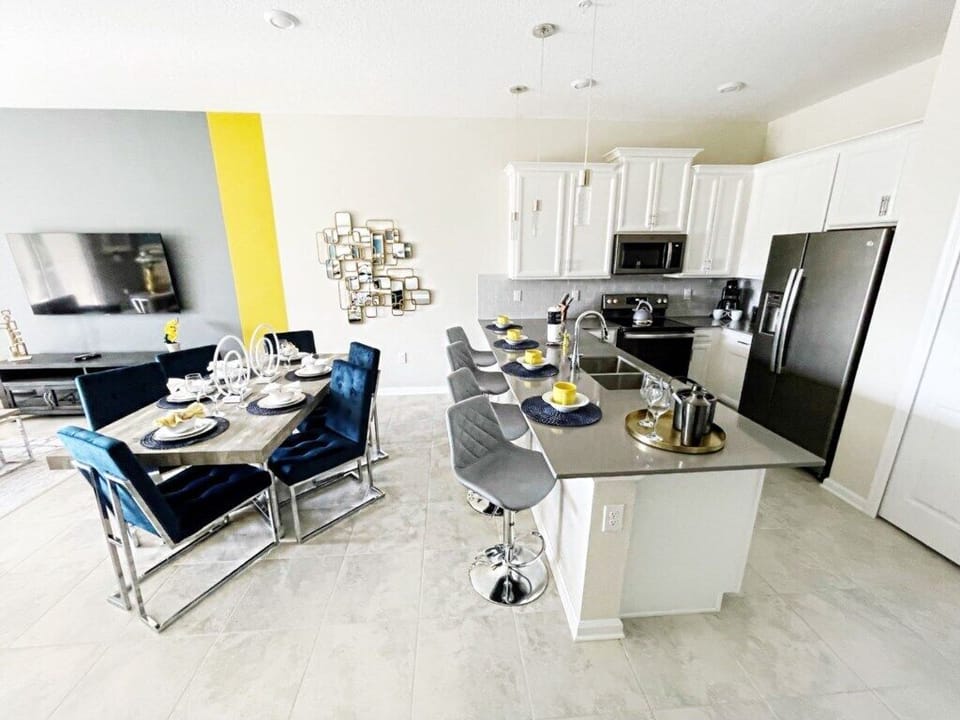 Dining + Kitchen