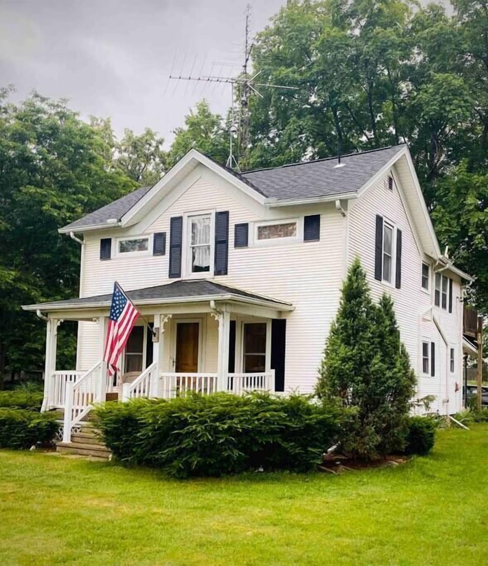 B32721f7 2c4d 4b8b 9c8f 473f75777ab8