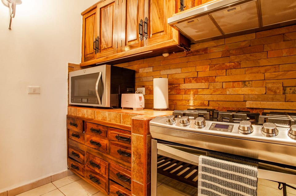Condo - Image 9