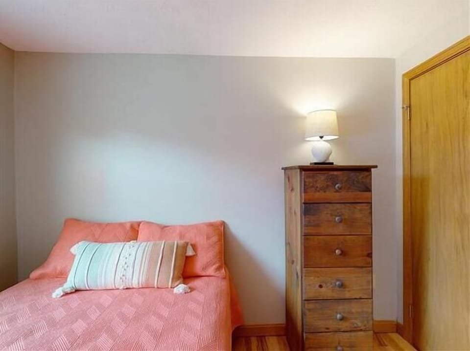 Dresser | Closet