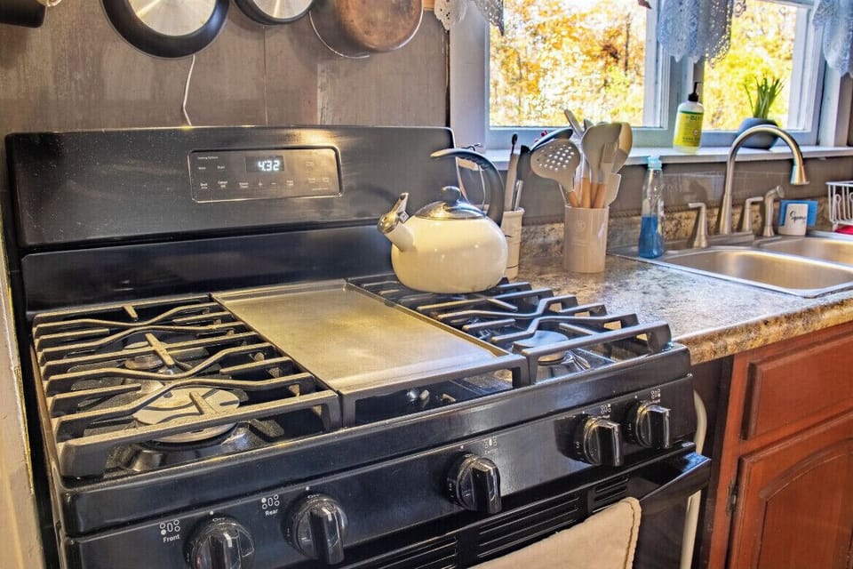 Gas stove with griddle top