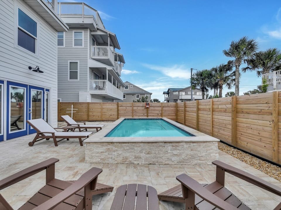 Heated Saltwater Pool