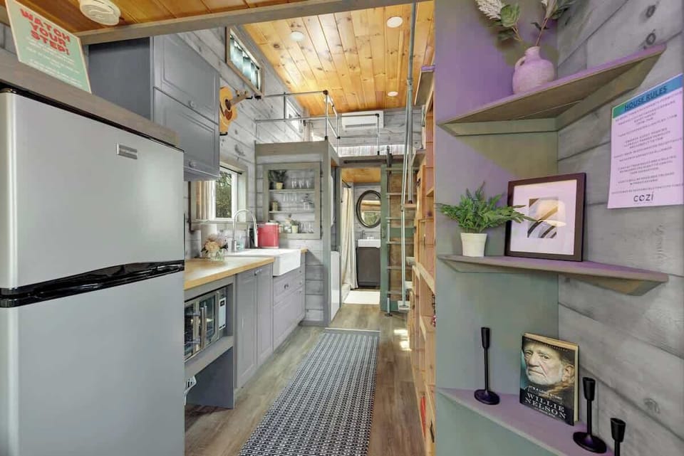 Kitchenette.