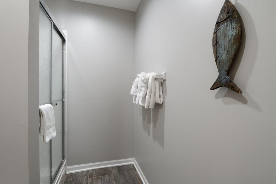 Lower Level Full Bath 1.